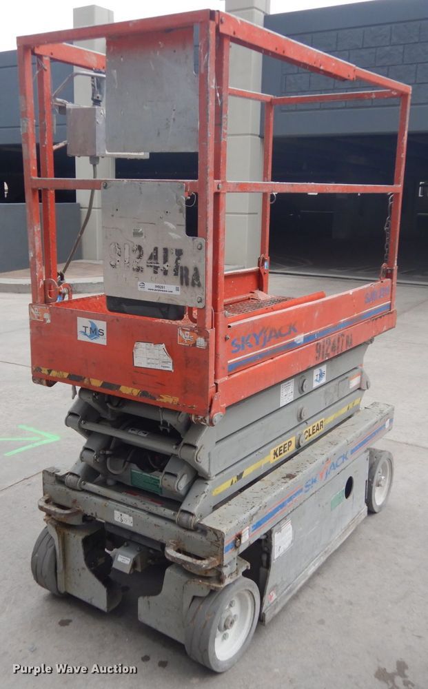 image for item IH9261 2012 Skyjack SJIII 3219  scissor lift