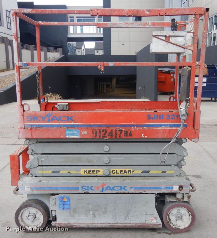 image for item IH9261 2012 Skyjack SJIII 3219  scissor lift