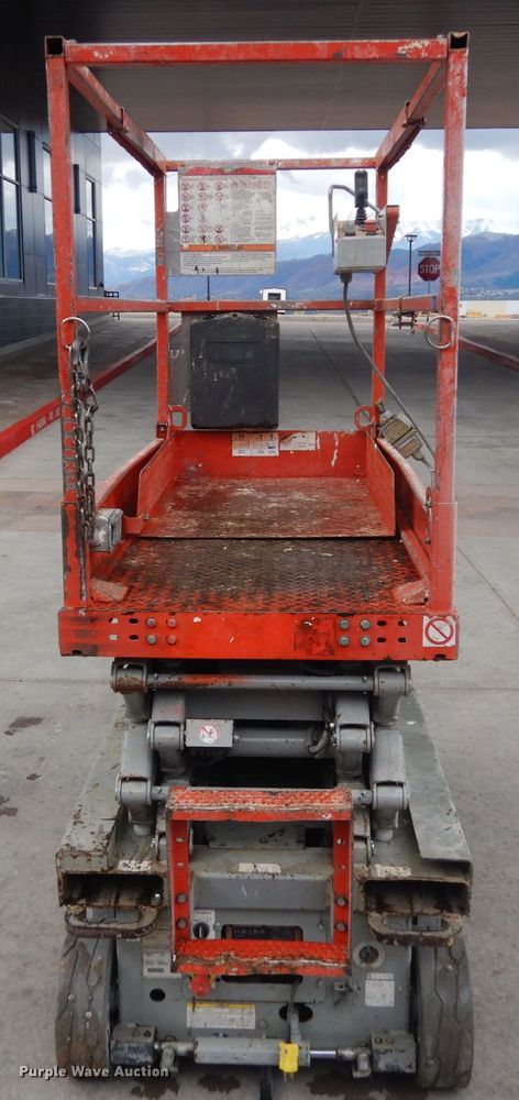 image for item IH9261 2012 Skyjack SJIII 3219  scissor lift