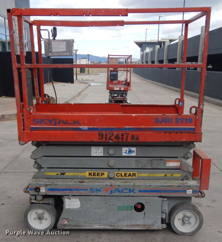 image for item IH9261 2012 Skyjack SJIII 3219  scissor lift