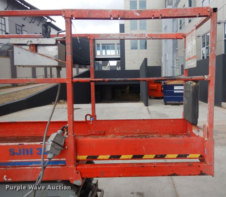 image for item IH9261 2012 Skyjack SJIII 3219  scissor lift