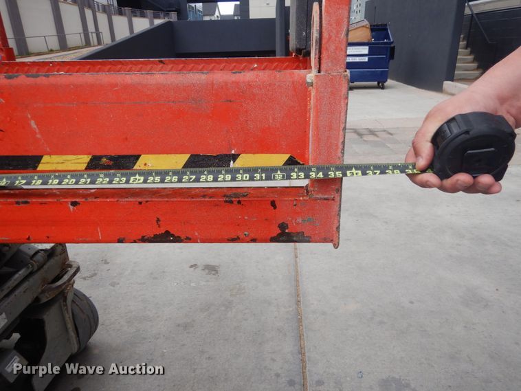 image for item IH9261 2012 Skyjack SJIII 3219  scissor lift