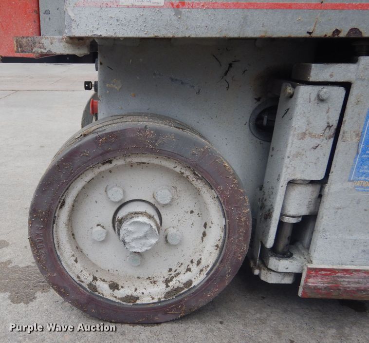 image for item IH9261 2012 Skyjack SJIII 3219  scissor lift