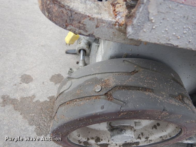 image for item IH9261 2012 Skyjack SJIII 3219  scissor lift