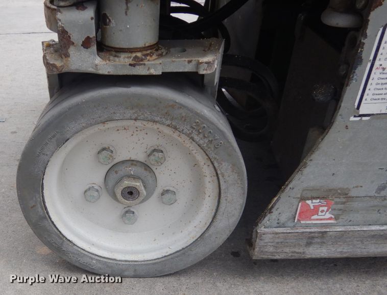 image for item IH9261 2012 Skyjack SJIII 3219  scissor lift