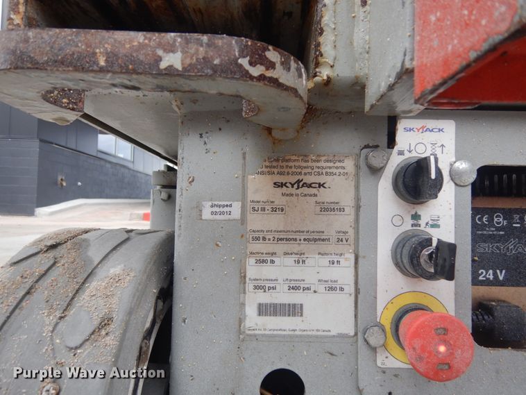 image for item IH9261 2012 Skyjack SJIII 3219  scissor lift