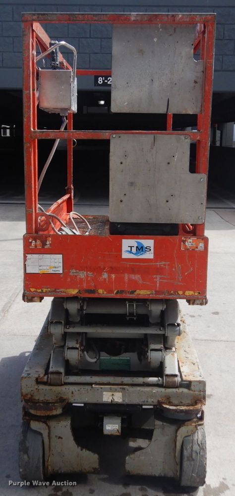 image for item IH9262 2012 Skyjack SJIII 3219  scissor lift