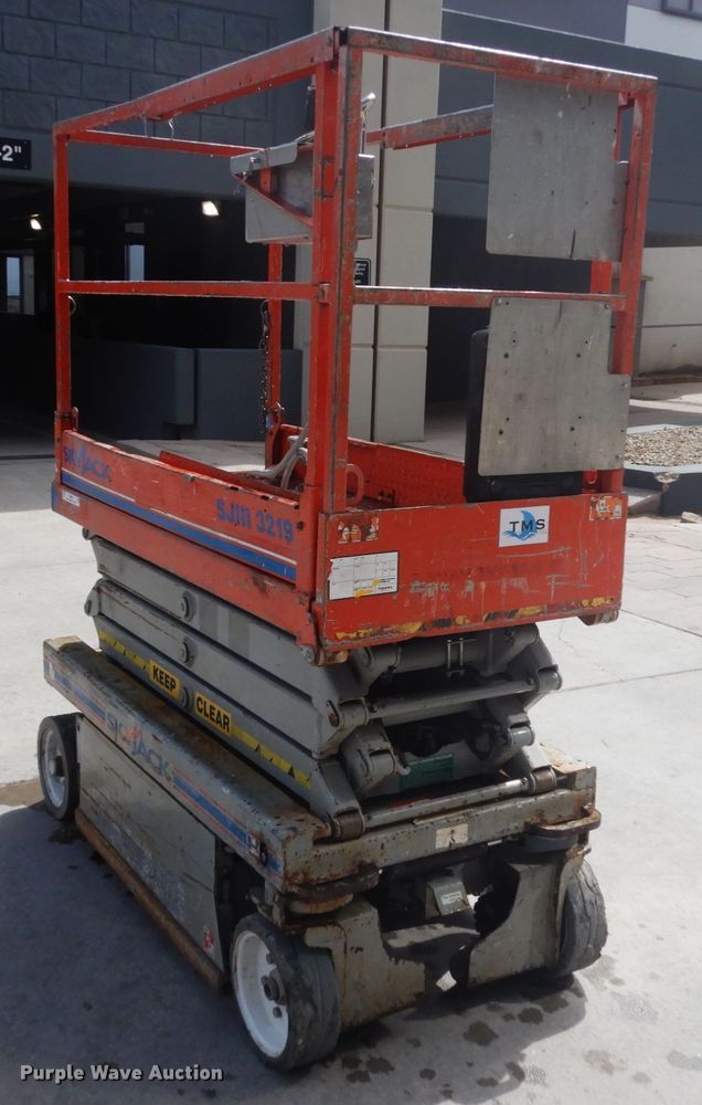image for item IH9262 2012 Skyjack SJIII 3219  scissor lift