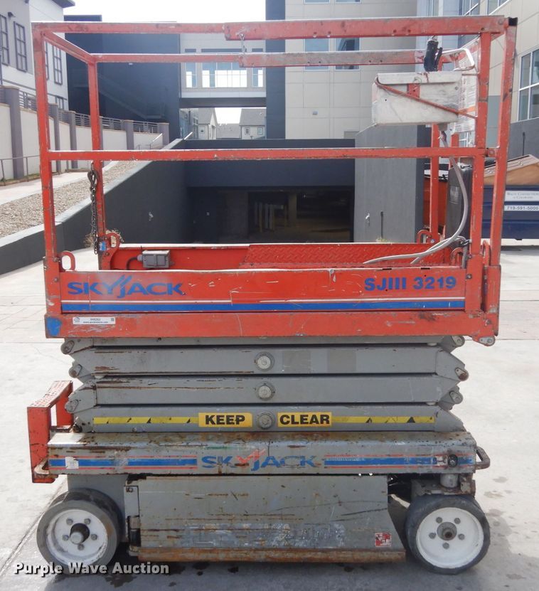 image for item IH9262 2012 Skyjack SJIII 3219  scissor lift