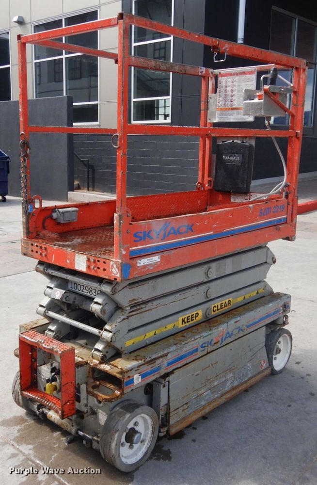 image for item IH9262 2012 Skyjack SJIII 3219  scissor lift