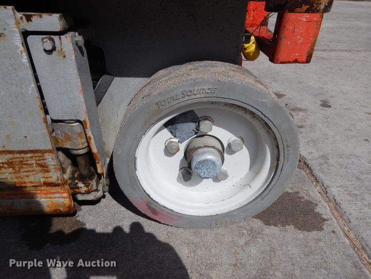 image for item IH9262 2012 Skyjack SJIII 3219  scissor lift