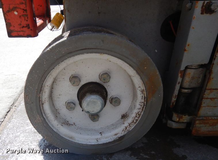 image for item IH9262 2012 Skyjack SJIII 3219  scissor lift