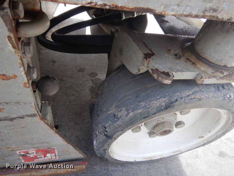 image for item IH9262 2012 Skyjack SJIII 3219  scissor lift