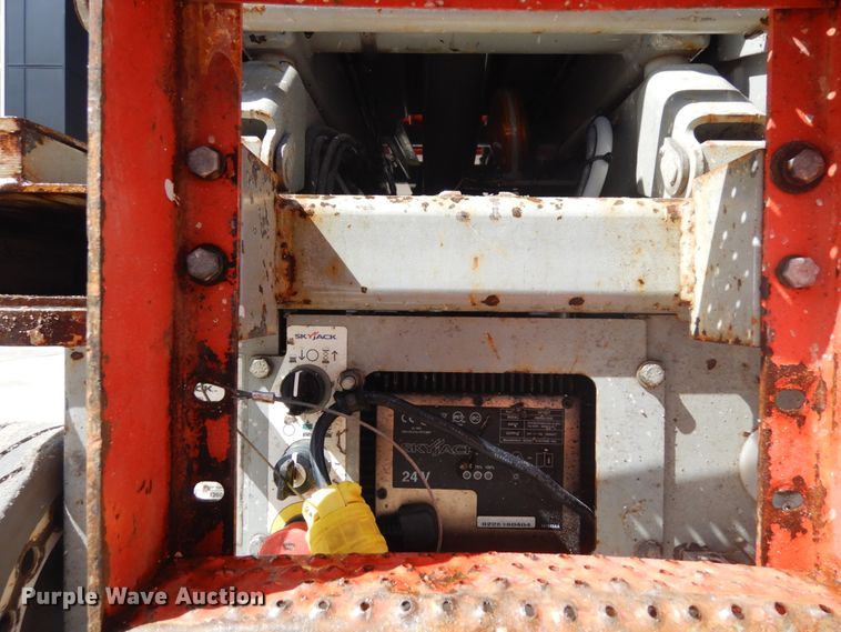 image for item IH9262 2012 Skyjack SJIII 3219  scissor lift