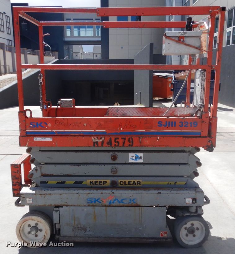 image for item IH9263 2012 Skyjack SJIII 3219  scissor lift