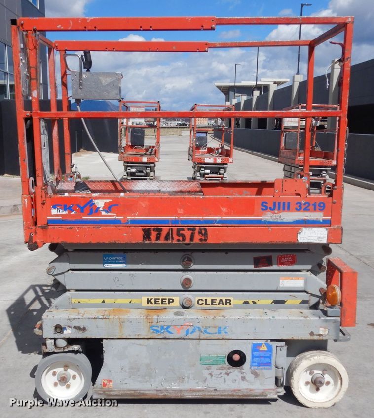 image for item IH9263 2012 Skyjack SJIII 3219  scissor lift