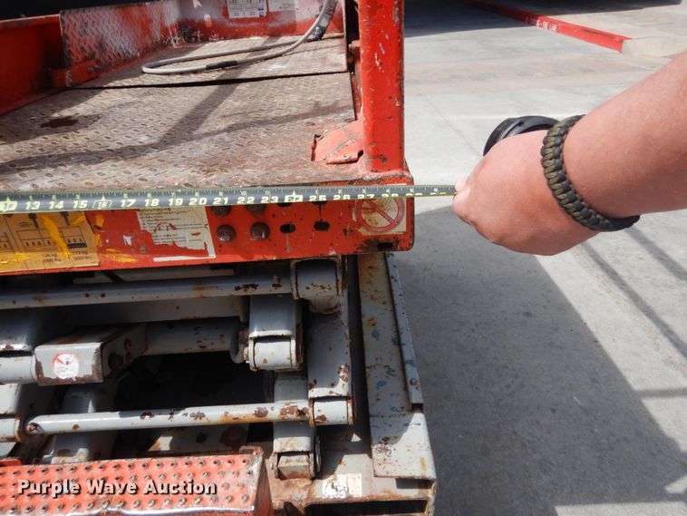 image for item IH9263 2012 Skyjack SJIII 3219  scissor lift