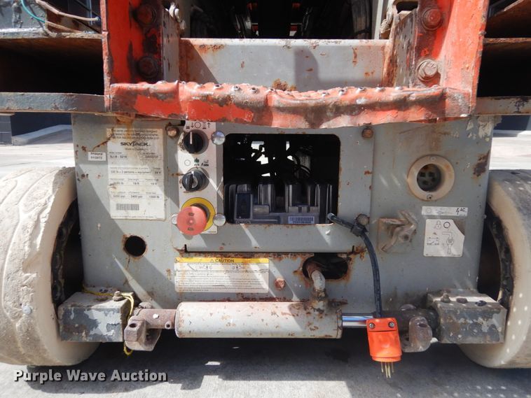 image for item IH9263 2012 Skyjack SJIII 3219  scissor lift