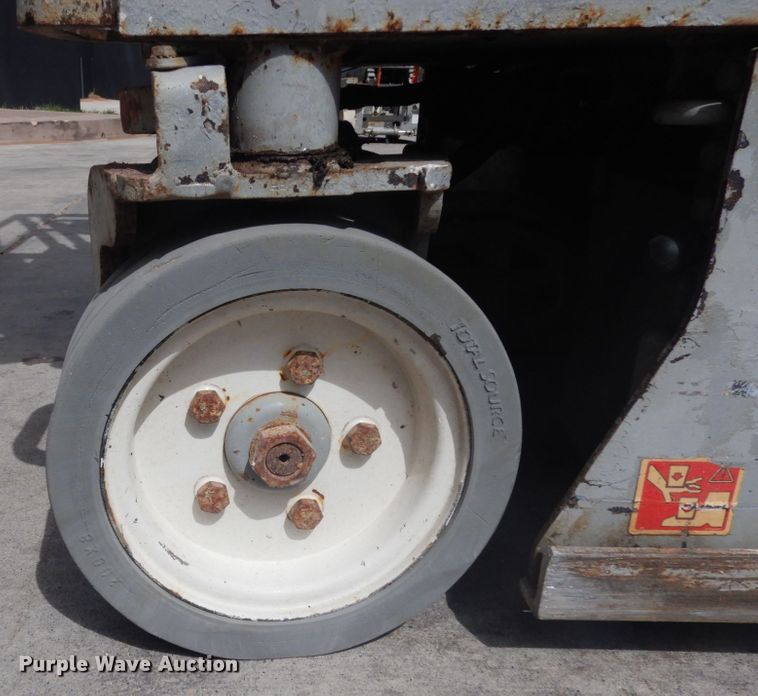 image for item IH9263 2012 Skyjack SJIII 3219  scissor lift