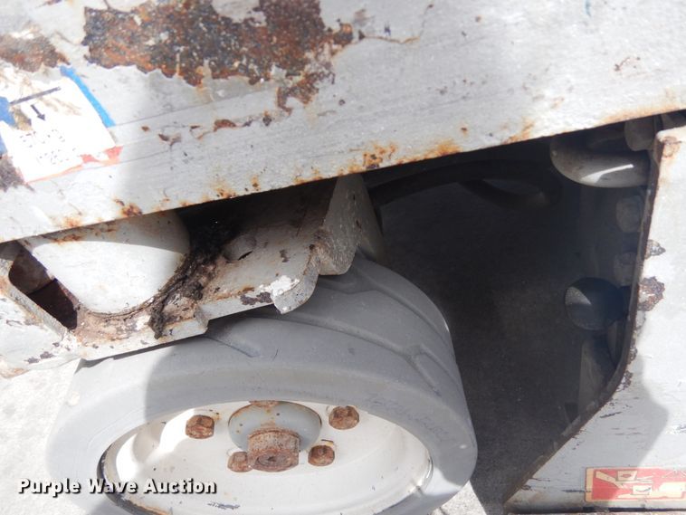 image for item IH9263 2012 Skyjack SJIII 3219  scissor lift