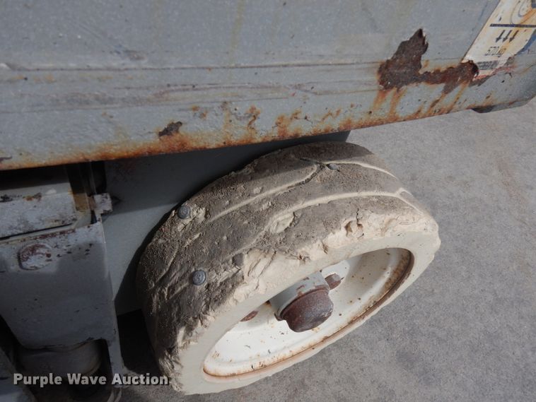 image for item IH9263 2012 Skyjack SJIII 3219  scissor lift