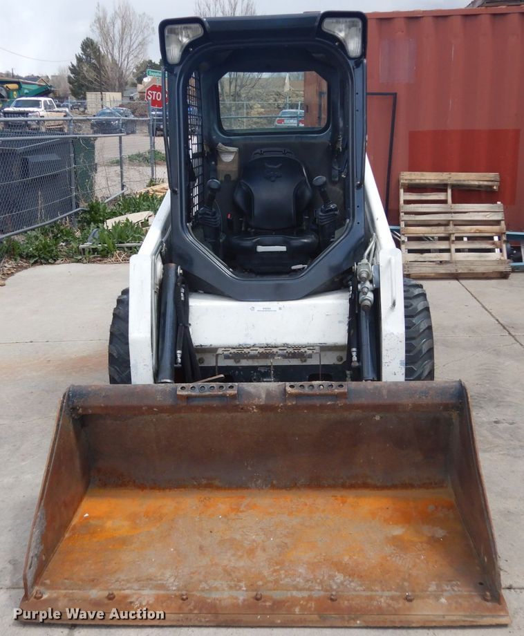 image for item IH9264 2014 Bobcat S450  skid steer loader