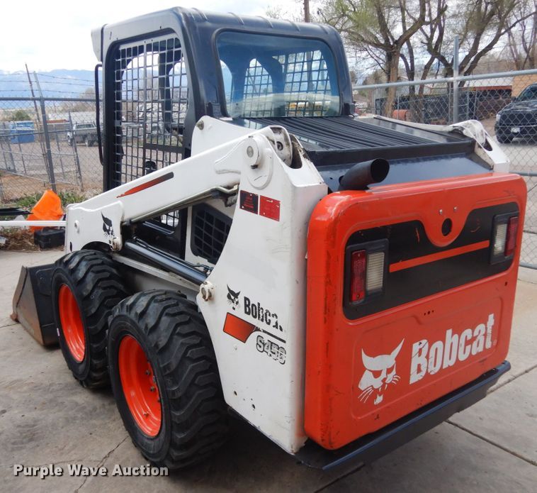 image for item IH9264 2014 Bobcat S450  skid steer loader