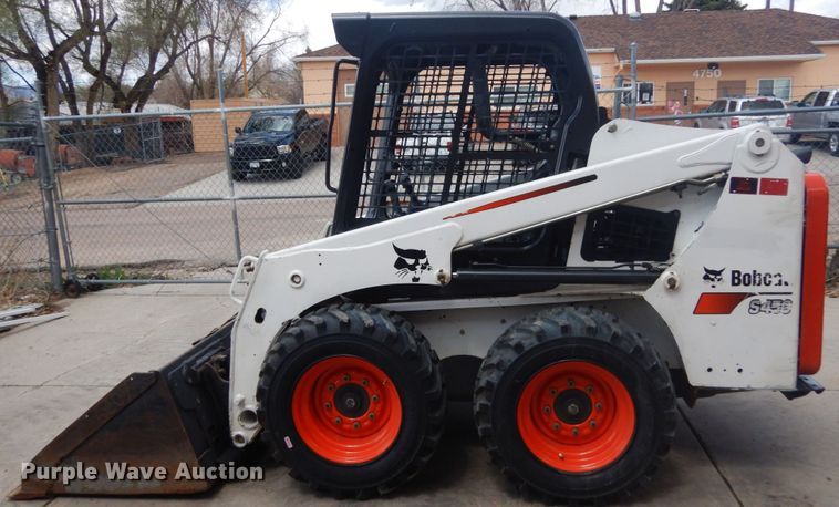 image for item IH9264 2014 Bobcat S450  skid steer loader