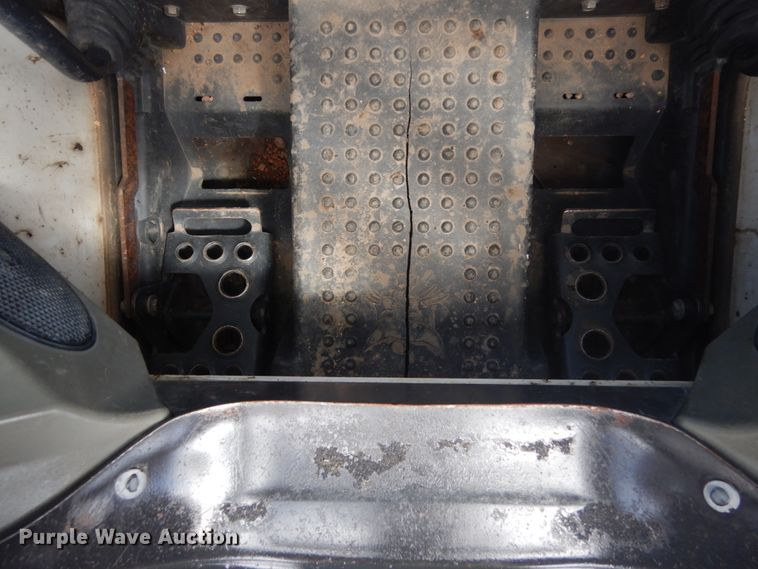 image for item IH9264 2014 Bobcat S450  skid steer loader