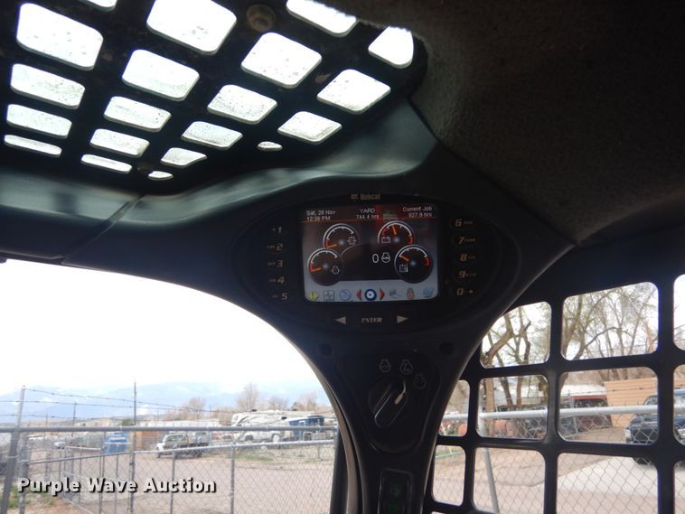 image for item IH9264 2014 Bobcat S450  skid steer loader