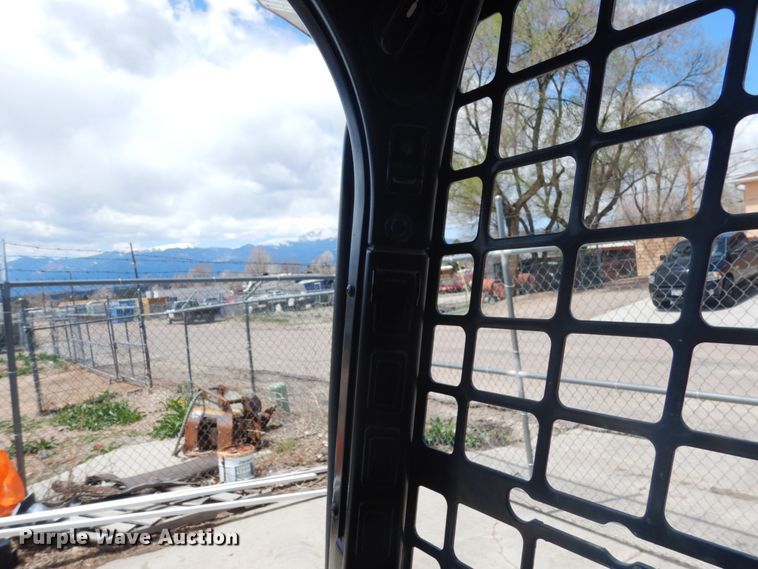 image for item IH9264 2014 Bobcat S450  skid steer loader