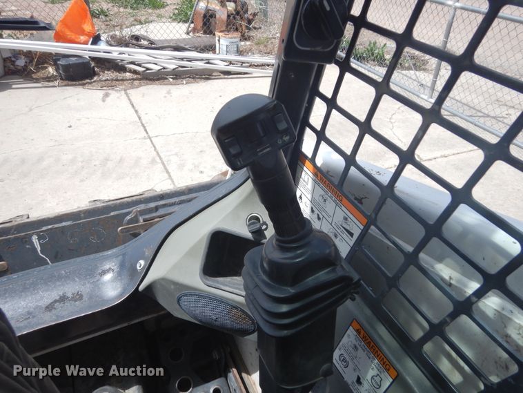 image for item IH9264 2014 Bobcat S450  skid steer loader