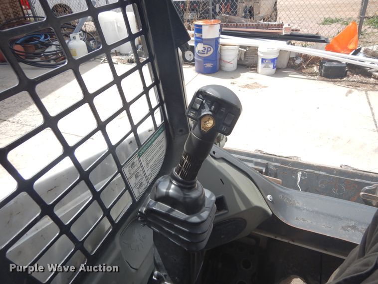 image for item IH9264 2014 Bobcat S450  skid steer loader