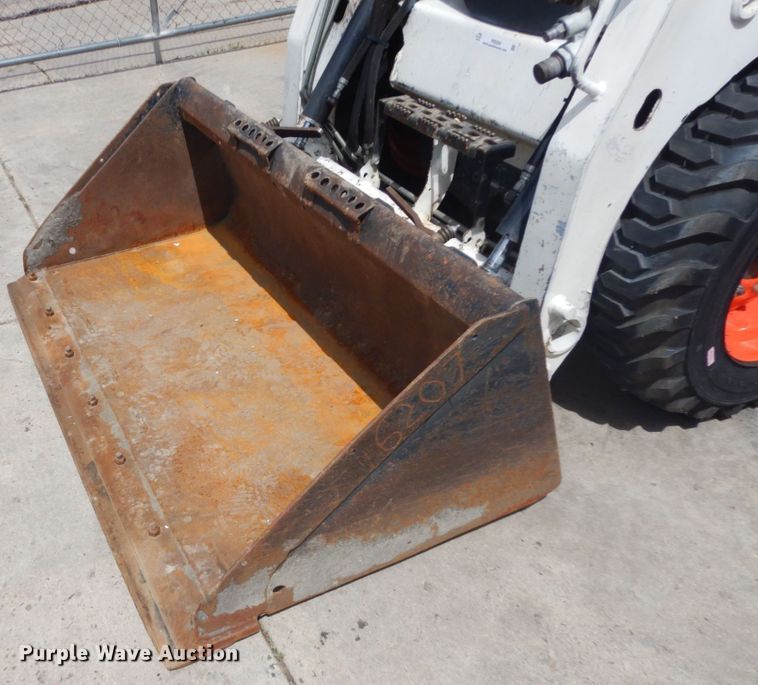 image for item IH9264 2014 Bobcat S450  skid steer loader