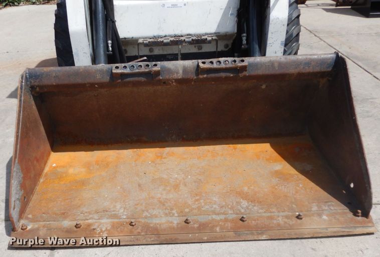 image for item IH9264 2014 Bobcat S450  skid steer loader