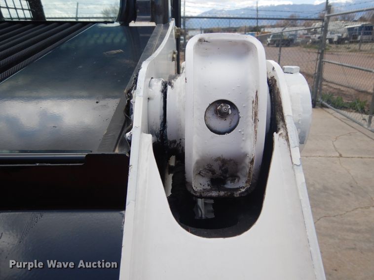 image for item IH9264 2014 Bobcat S450  skid steer loader