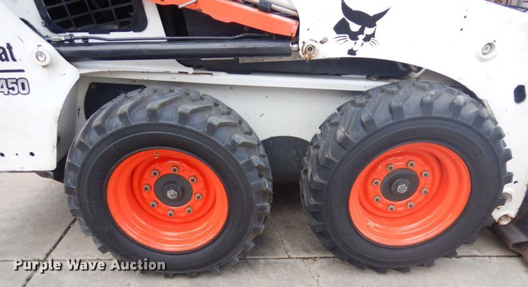 image for item IH9264 2014 Bobcat S450  skid steer loader