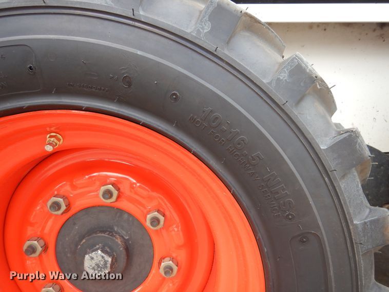 image for item IH9264 2014 Bobcat S450  skid steer loader