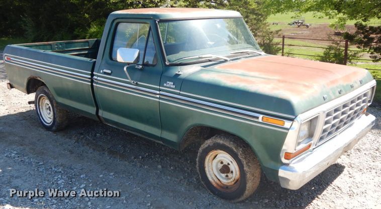 image for item IL9301 1979 Ford F150  pickup truck