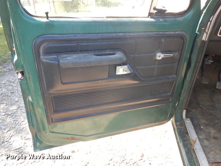 image for item IL9301 1979 Ford F150  pickup truck