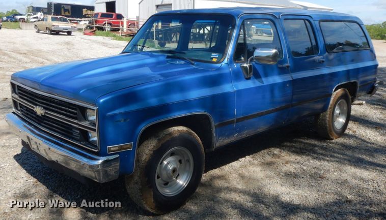 image for item IL9302 1983 Chevrolet C20 Suburban  SUV