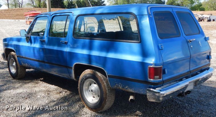 image for item IL9302 1983 Chevrolet C20 Suburban  SUV