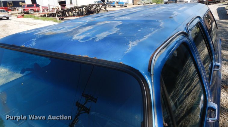 image for item IL9302 1983 Chevrolet C20 Suburban  SUV