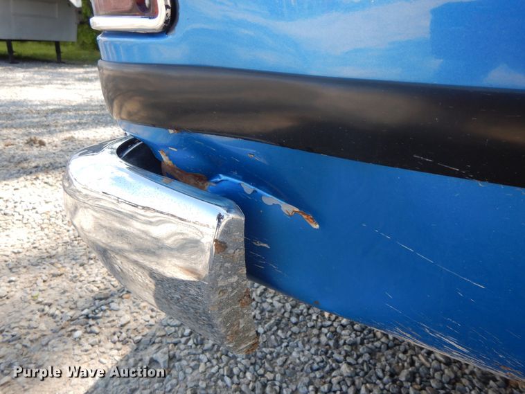 image for item IL9302 1983 Chevrolet C20 Suburban  SUV