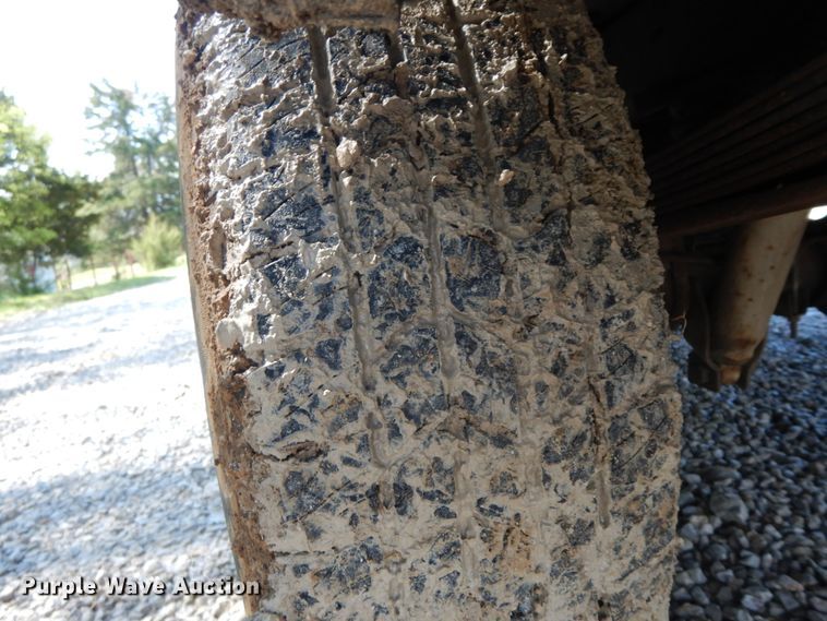 image for item IL9302 1983 Chevrolet C20 Suburban  SUV