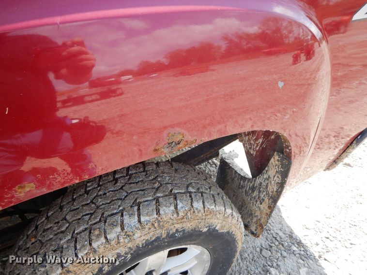 image for item IL9308 2007 GMC Sierra 1500  Crew Cab pickup truck