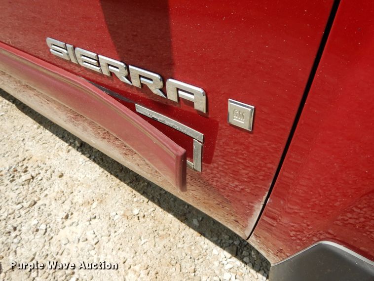 image for item IL9308 2007 GMC Sierra 1500  Crew Cab pickup truck