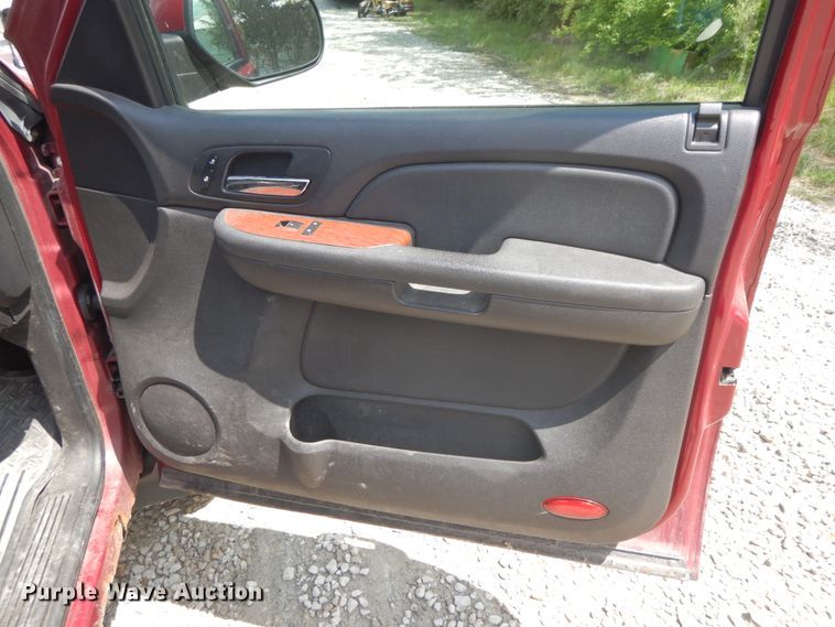 image for item IL9308 2007 GMC Sierra 1500  Crew Cab pickup truck