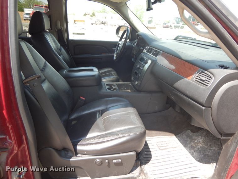 image for item IL9308 2007 GMC Sierra 1500  Crew Cab pickup truck