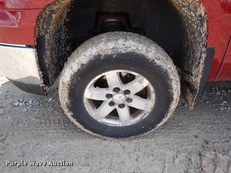 image for item IL9308 2007 GMC Sierra 1500  Crew Cab pickup truck